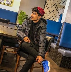 Meet your Posher, Amir